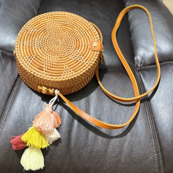 Women’s Tan Raffia with Leather Strap and Multicolor Tassels Round Crossbody Bag - Picture 6 of 8